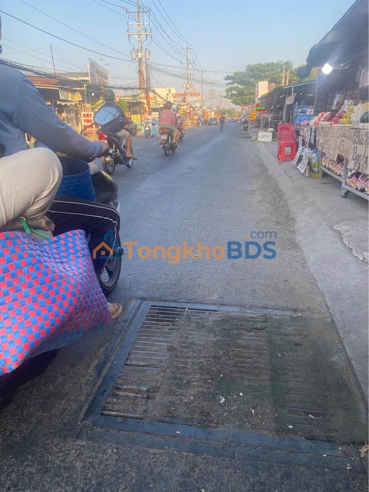 Bán Gấp Đất Vườn 704m² Mặt Tiền Hẻm 2.5m Sơn Đông, Bến Tre - Giá 1.5 Tỷ