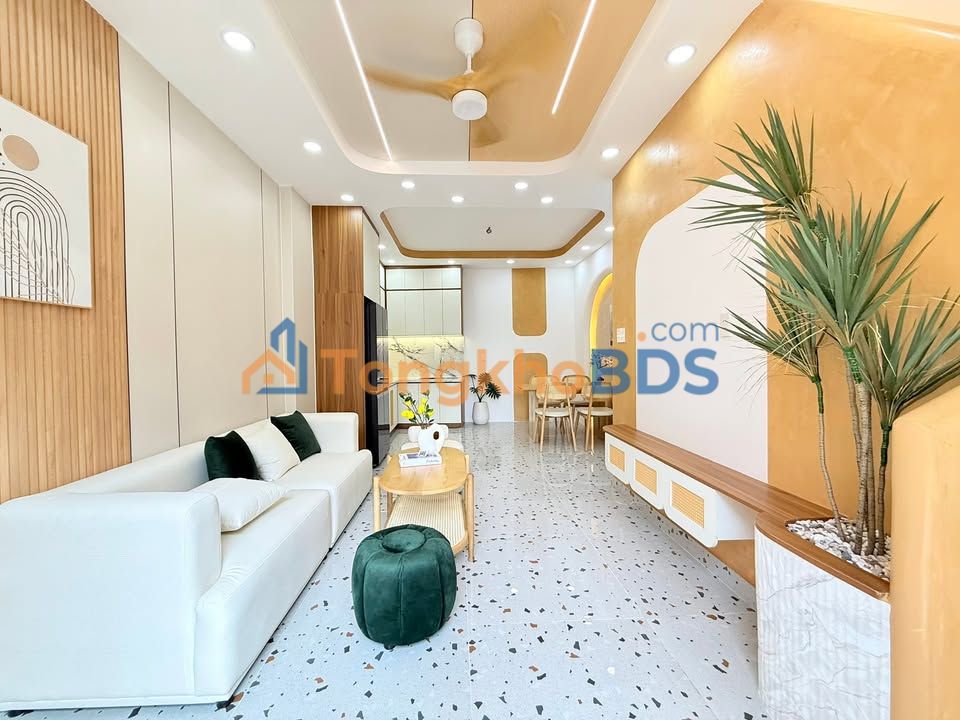 Nhà 4.39 Tỷ Gò Vấp - 32.4m² Full Nội Thất, Đối Diện Mercedes Quang Trung