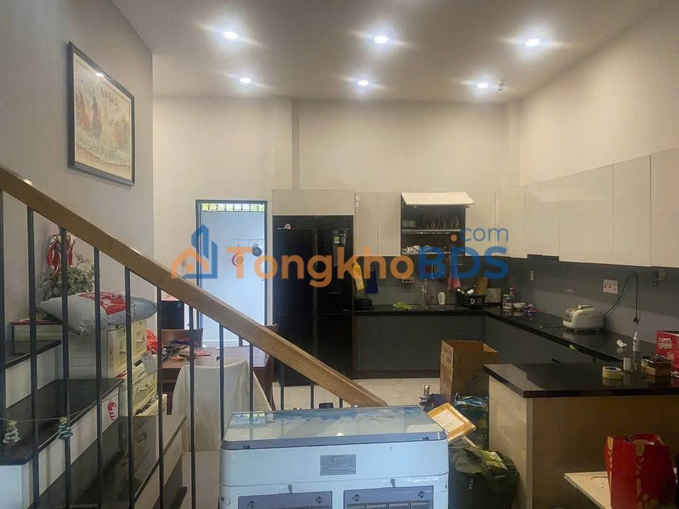 Townhouse Đồng Danh, Bình Chánh - 4PN, 3 Lầu, Giá 12 Triệu/Tháng