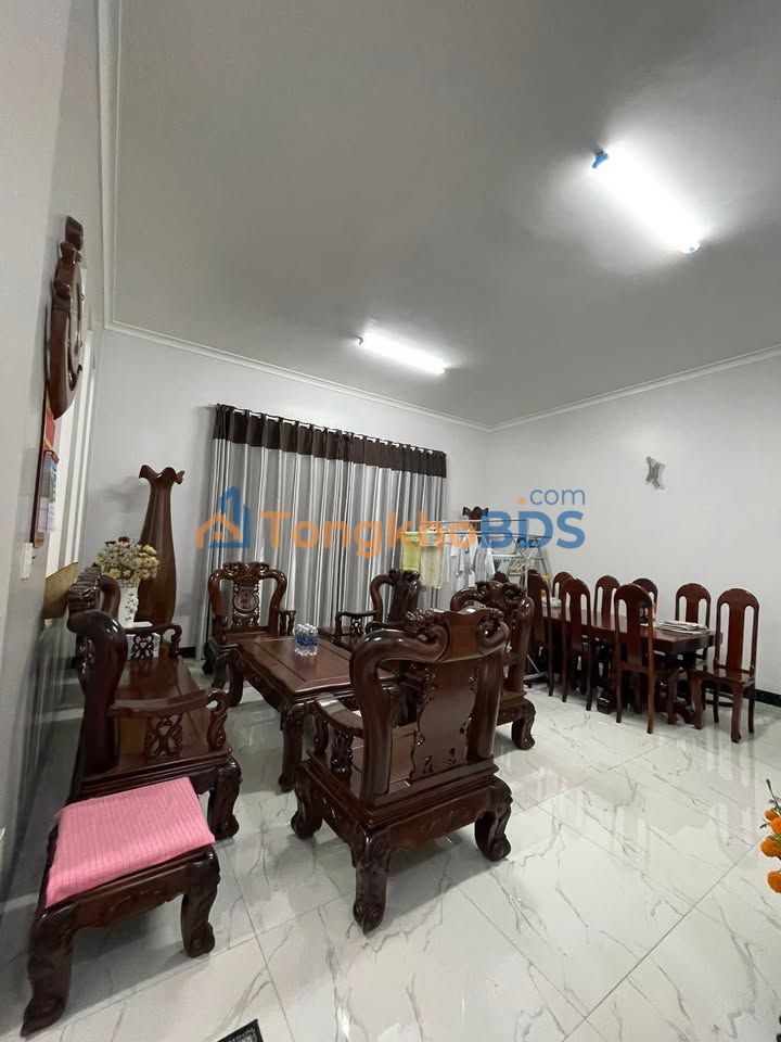 Nhà Mái Thái 700m² P.4 Tây Ninh - Giá 6 Tỷ, Sẵn Sàng Đón Tết
