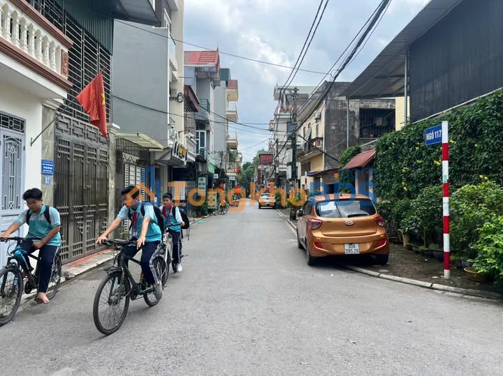 Đất Yên Viên 60m² - 5 Tỷ - 3 Mặt Thoáng, Ô Tô Tránh, Có Nhà C4 Thu Tiền