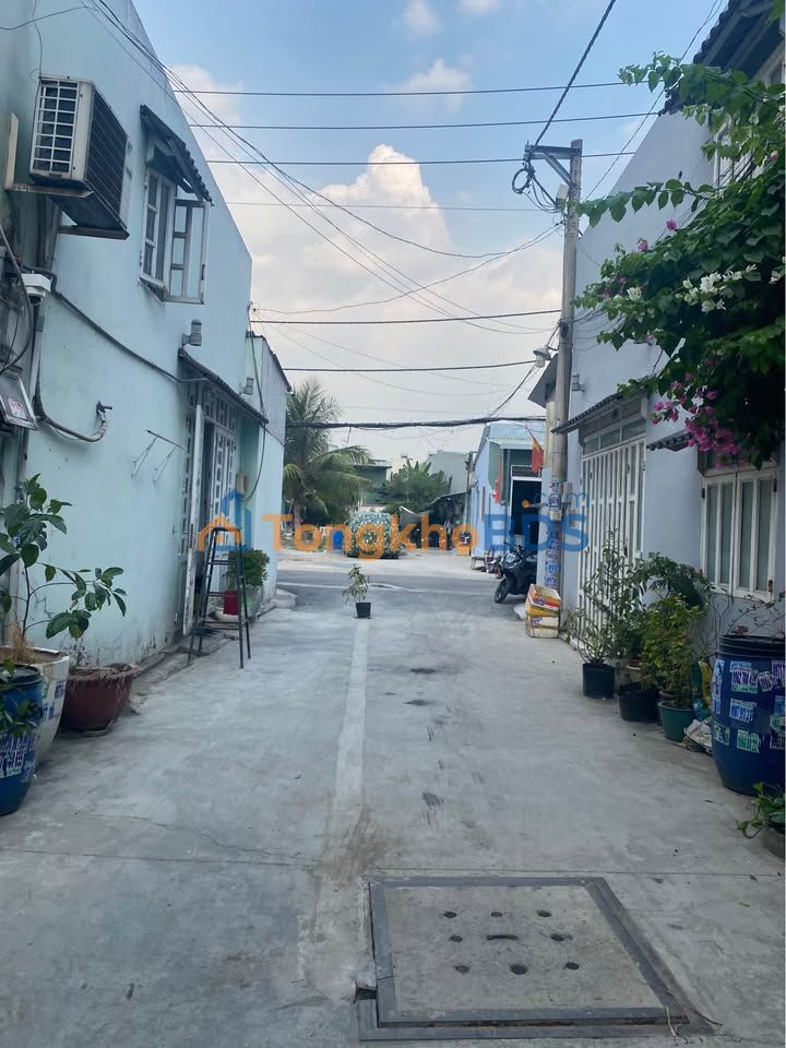 Nhà Hẻm Xe Hơi 5m Quốc Lộ 13 Thủ Đức - 51m², 2PN, Giá Tốt
