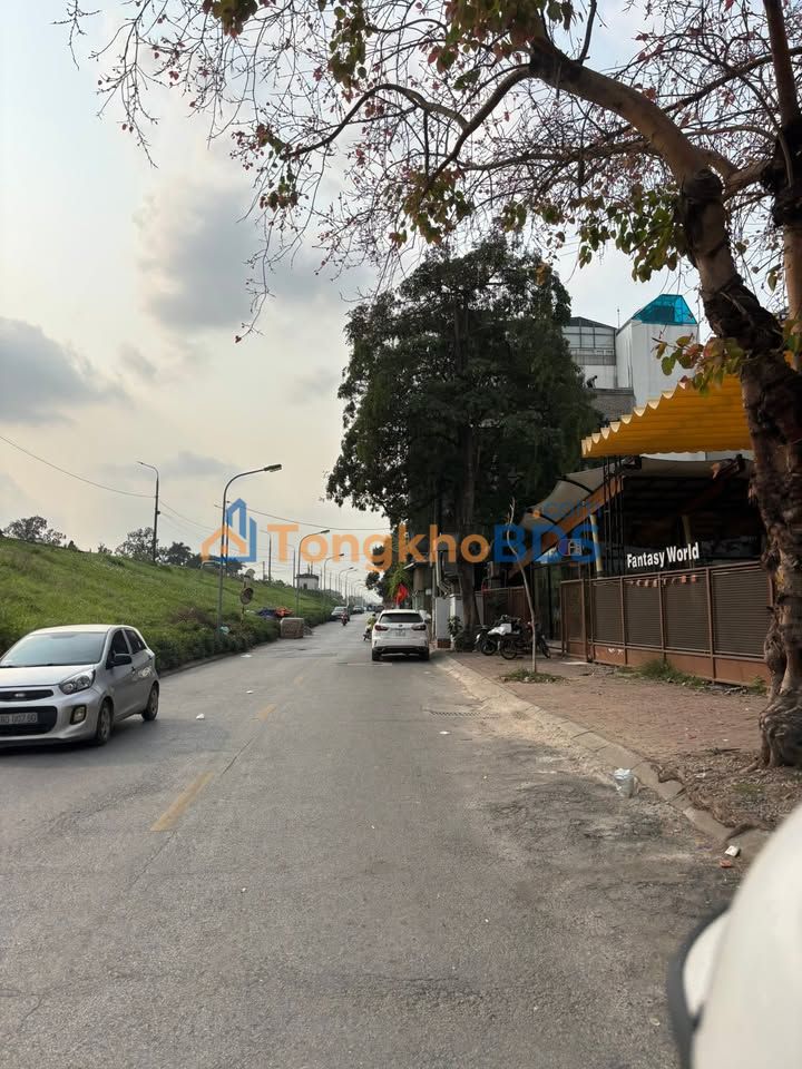 Nhà 32m² 5 tầng, Lâm Du, Long Biên - Sổ sẵn sàng, giá 9 tỷ