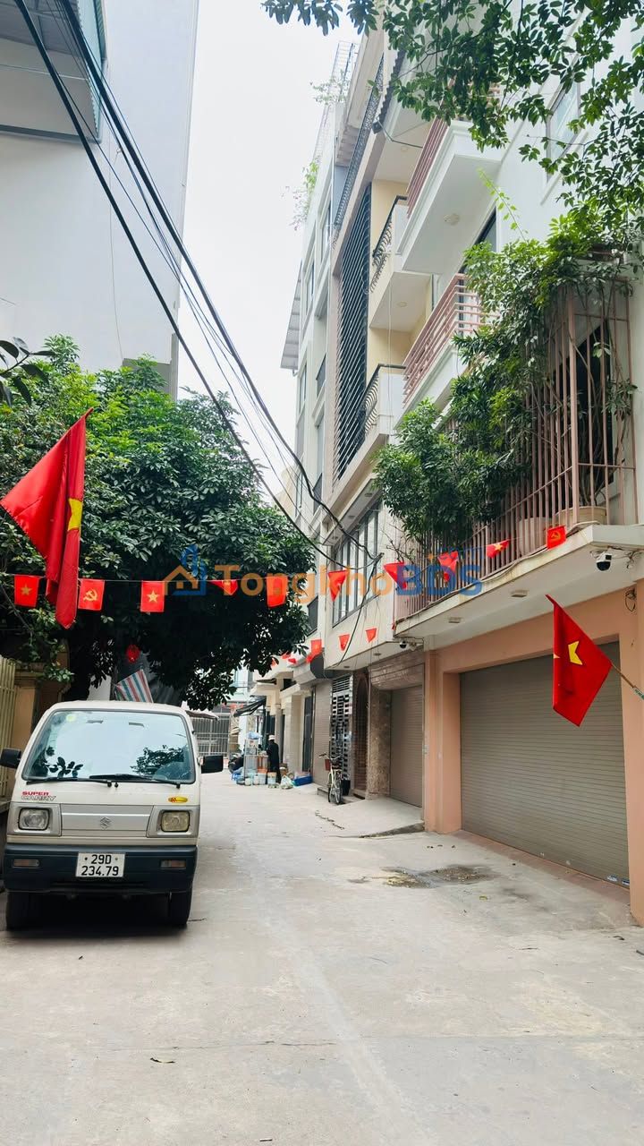 Biệt thự 120m² gần Hồ Tây, 5 tầng, gara ô tô - Giá 3x tỷ