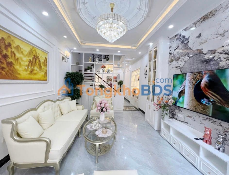 Nhà Phân Lô Đống Đa 47m² Sổ Đỏ Chính Chủ - Ô Tô Đỗ Cửa