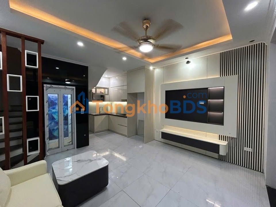 Nhà Lô Góc 5 Tầng Thang Máy 31m² - Yên Nghĩa, Hà Đông Giá 7 Tỷ