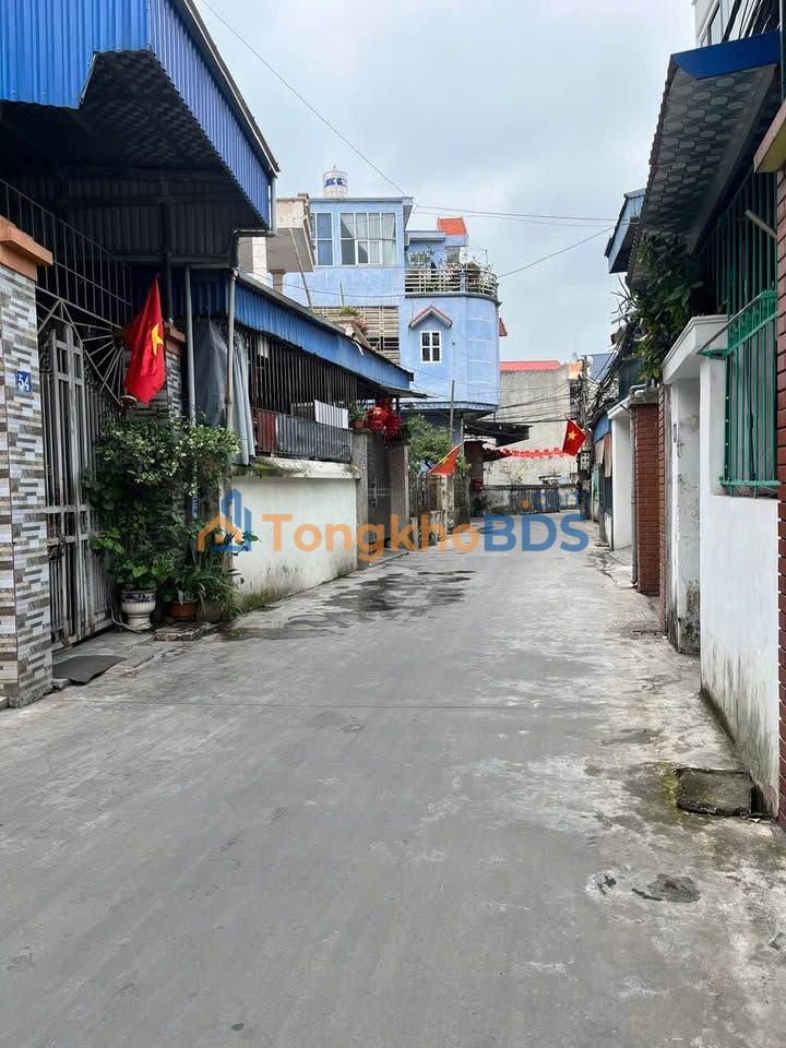 Nhà 3 Tầng Ngõ Giải Phóng 45m² - 2.15 Tỷ, Gần Chợ, Ô Tô Vào Nhà