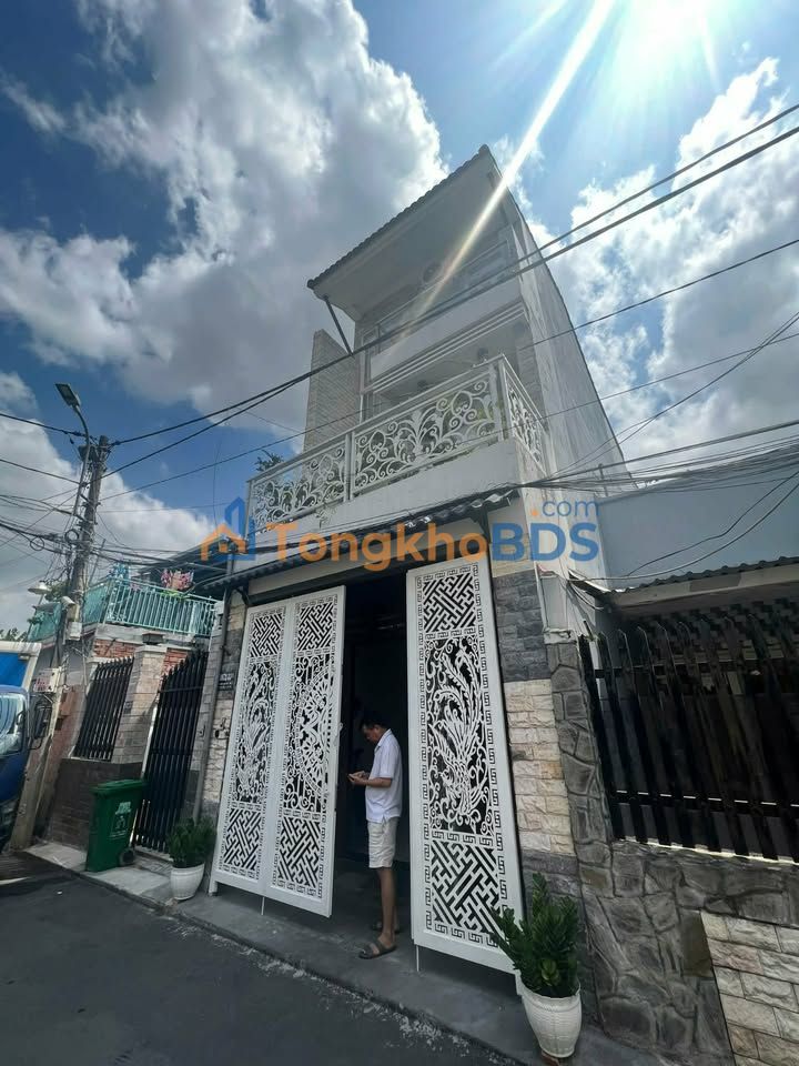 Cho thuê nhà 3 tầng hẻm ô tô Kha Vạn Cân, Thủ Đức - 4PN, 80m², 16tr/tháng