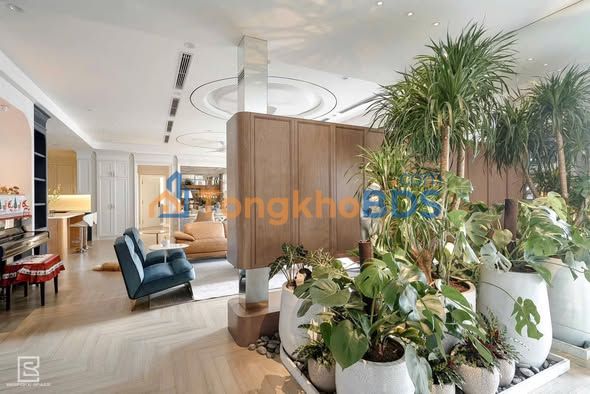 Cho thuê Căn hộ 3PN Royal City - Tầng trung, Full nội thất cao cấp