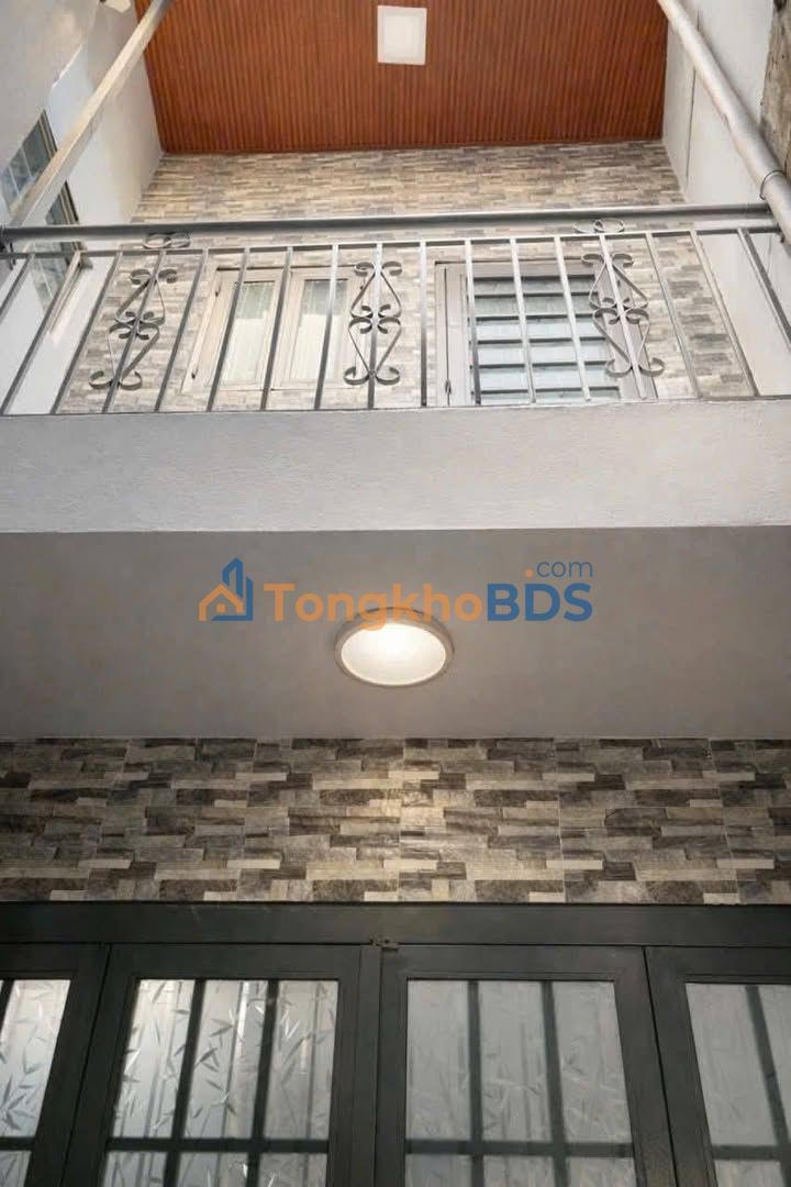 Nhà Quận 11, 2.5 tỷ - 30m², 1 Trệt 1 Lầu, Sẵn Sàng Dọn Vào Ở