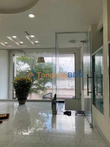 Nhà Nguyên Căn Mặt Tiền Bờ Hồ Quy Nhơn - 320m² Kinh Doanh Đa Ngành