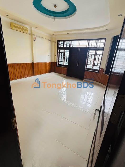 Mặt Tiền Kinh Doanh Quận 1, 35m² - Giá 2x Triệu/Tháng