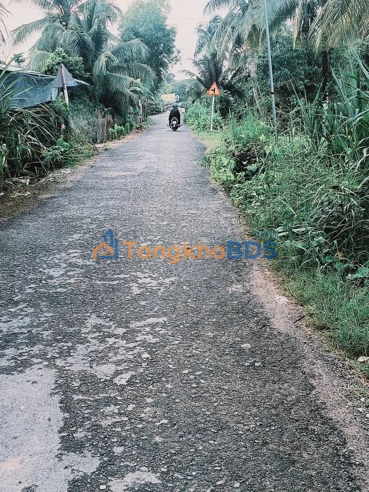 Bán đất Vũng Liêm Vĩnh Long 235m² - Mặt tiền lộ nhựa, giá 400 triệu