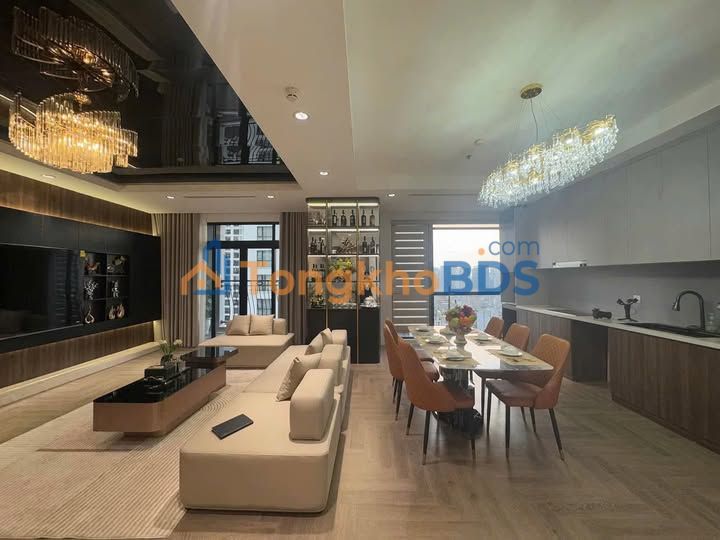 Căn hộ Royal City Thanh Xuân 180m² giá 2 tỷ - Full nội thất cao cấp