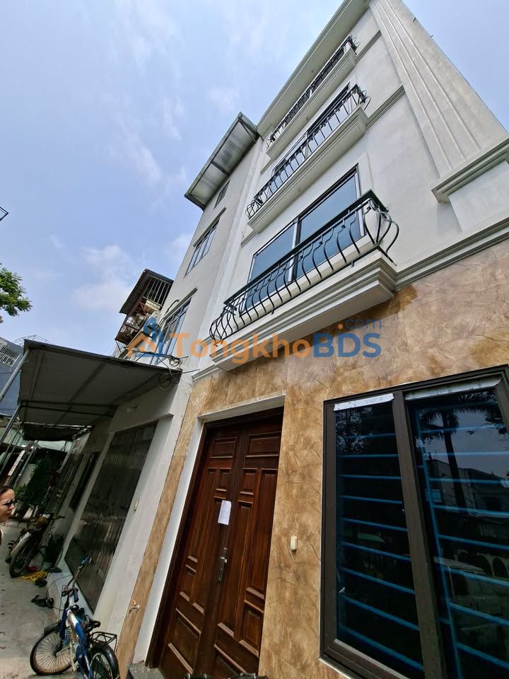 Nhà 32m² 5 tầng, Liên Mạc, Bắc Từ Liêm - 5.6 tỷ, sân chơi thoáng