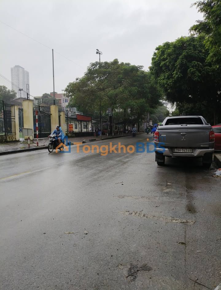 Nhà đẹp Văn Quán 40m² 4 tầng, 8 tỷ - Ô tô sát nhà, nội thất xịn