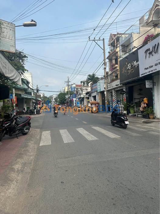 Nhà riêng Lê Lợi Hiệp Phú 70m² 10 tỷ - Ô tô vào nhà