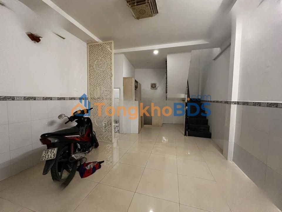 Nhà Hẻm 68m² CMT8, Q3 Giá 10 Triệu - Sẵn Sàng Cho Gia Đình Nhỏ