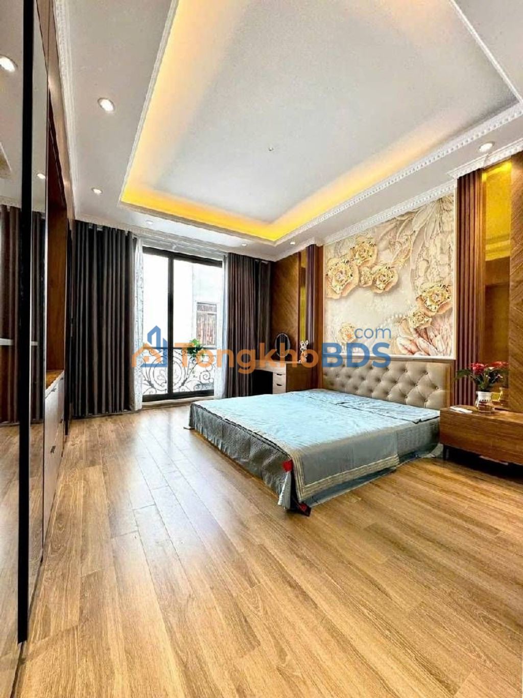 Nhà 42m² Võng Thị, Tây Hồ - 5 Tầng, Sổ Đỏ Chính Chủ, Giá 10.8 Tỷ