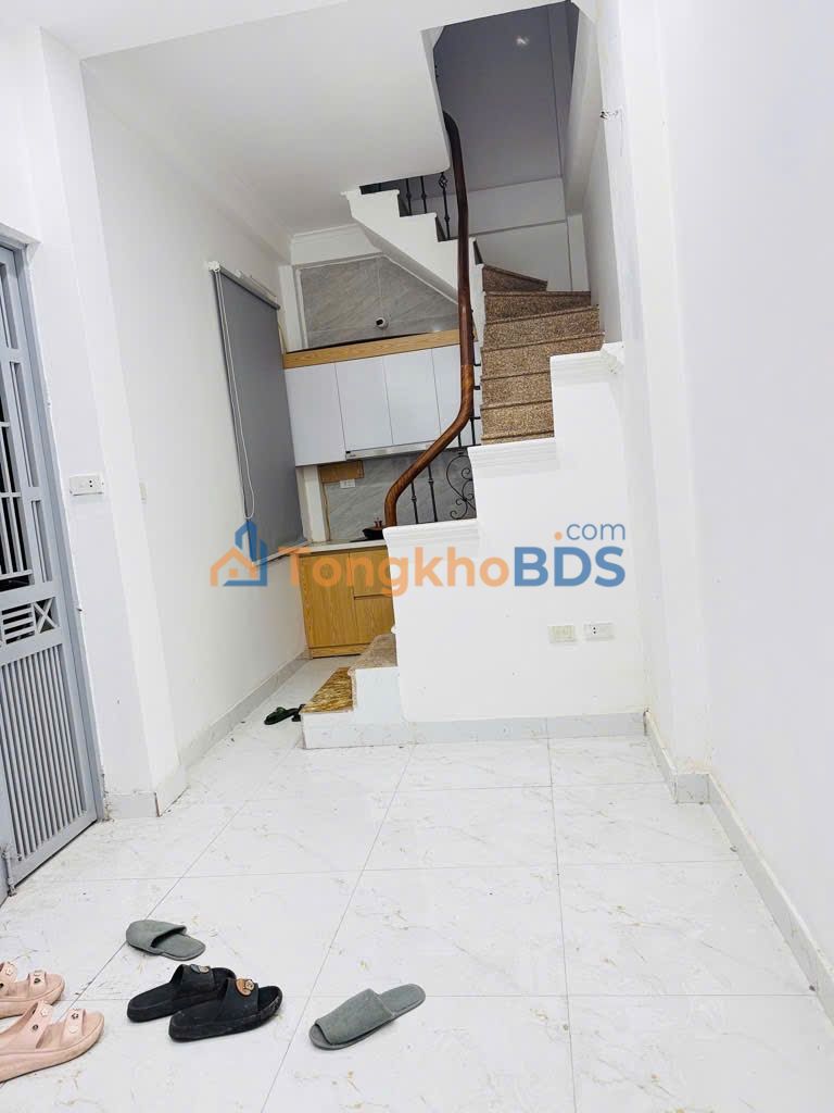 Nhà 4 Tầng Đống Đa 20m² - 3.9 Tỷ, Sổ Đỏ Sẵn Sàng
