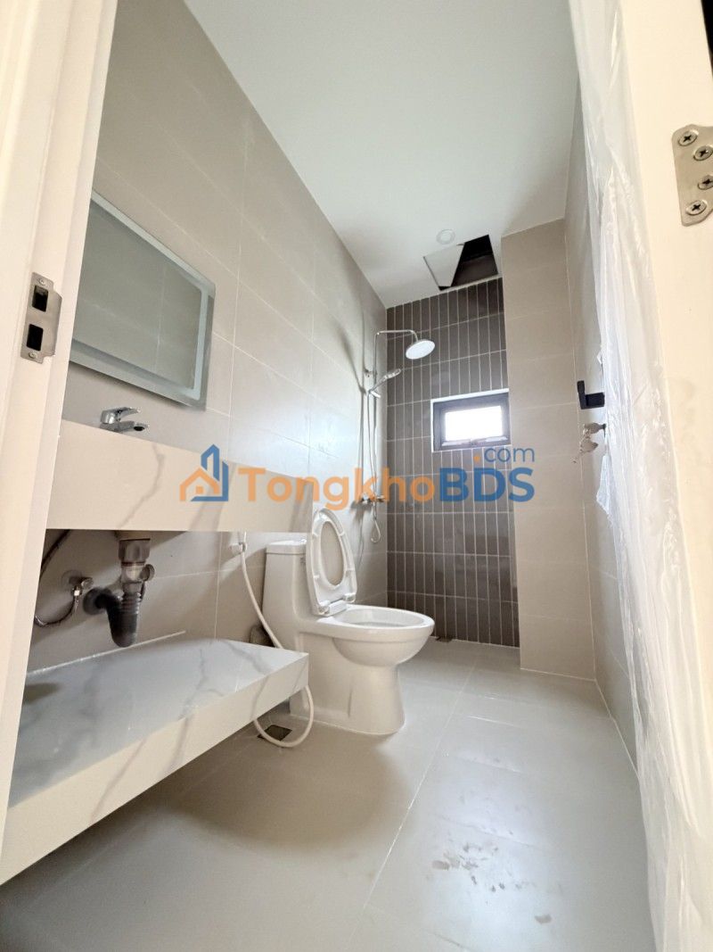 Nhà Thủ Đức Long Trường 52m² giá 6.6 tỷ - Ô tô vào tận nhà