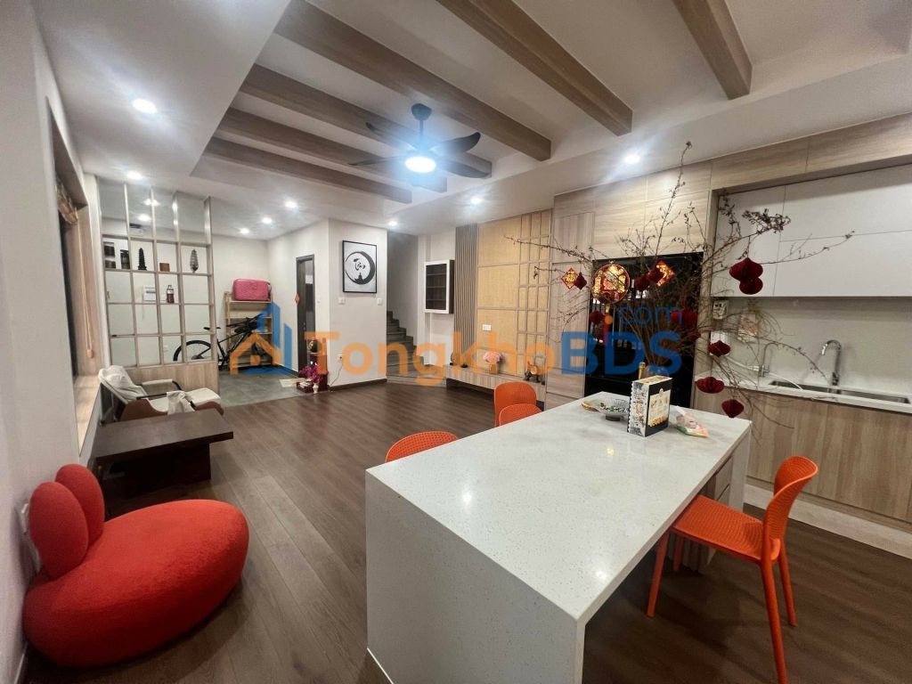 Nhà 5 tầng Quận 3 43m² 8.3 tỷ - Chính chủ bán