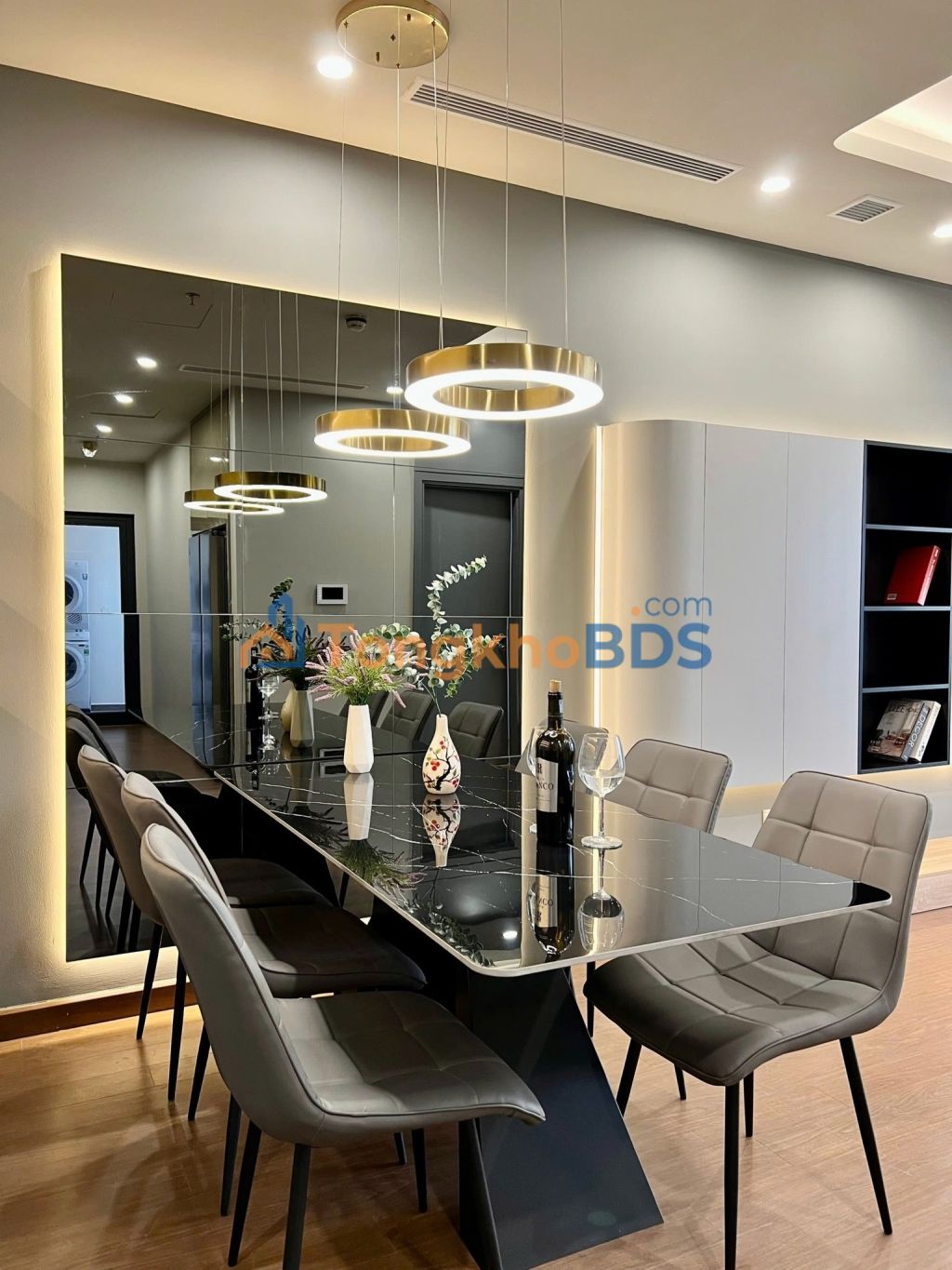 Căn hộ Cầu Giấy 90m² giá 8 tỷ - Full nội thất cao cấp