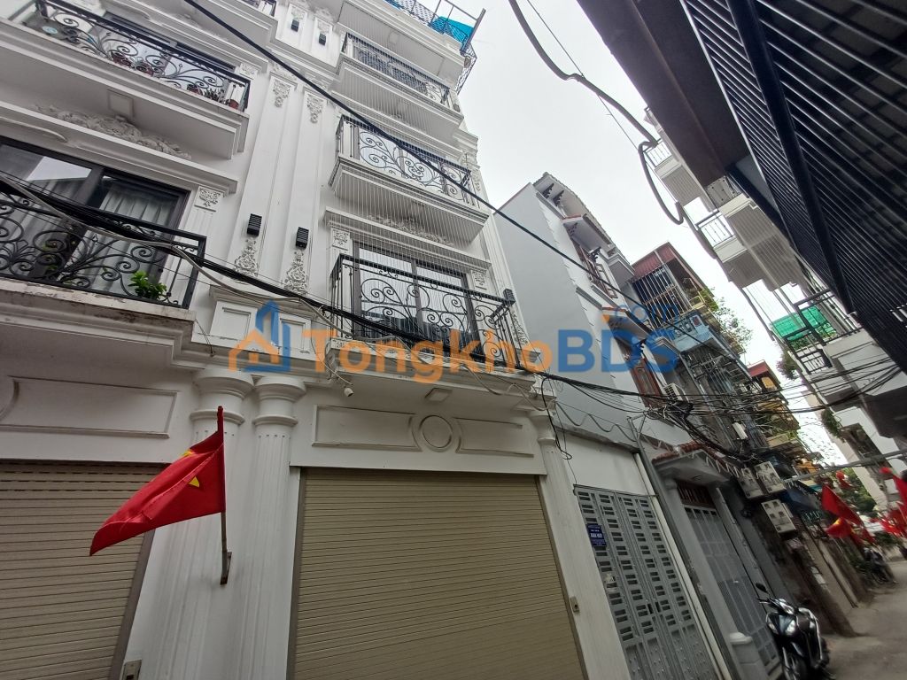 Nhà Sài Đồng Long Biên 23m2 6 tỷ - Ô tô vào tận nhà