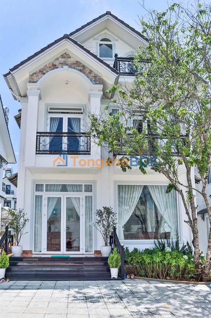 Townhouse Mai Anh Đào 310m² 22 tỷ - Sẵn sàng ở ngay