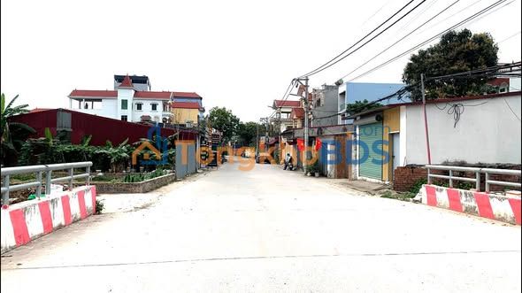 Đất Thổ Cư 100m² Mê Linh - Sổ Đỏ Sẵn Sàng, Ô Tô Đỗ Cửa