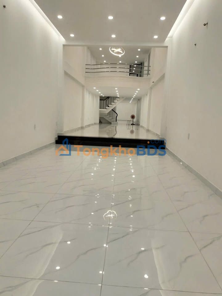 Nhà nguyên căn Hồng Lạc, Tân Bình 125m² 17 triệu - Vị trí đẹp