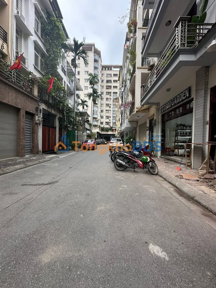 Nha Trung Kinh Cau Giay 73m² 36.5 ty - O to vao tan nha