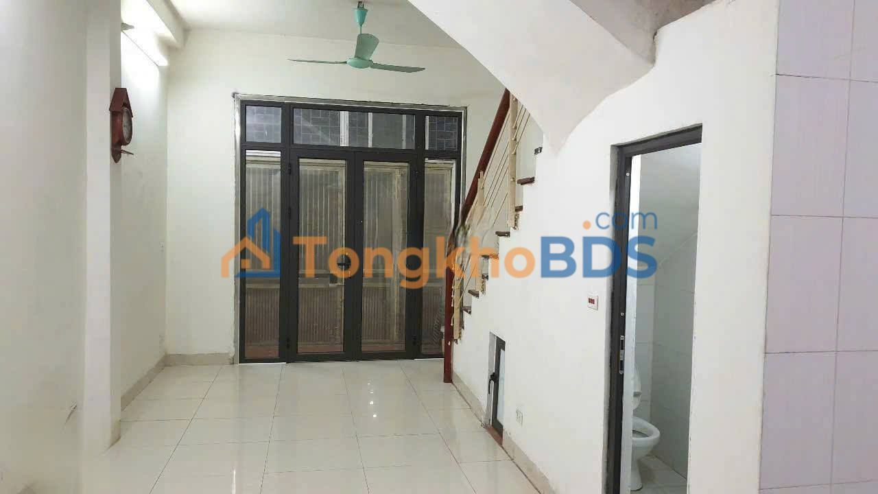 Nhà riêng Hoàng Công Chất 60m2 13 triệu - Sẵn sàng ở ngay