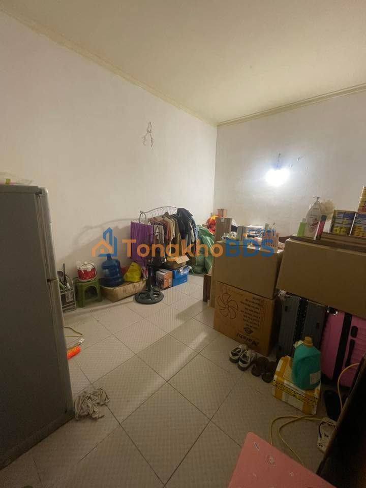 Phòng trọ Ngõ 381 Nguyễn Khang giá 2.4 triệu - Sẵn sàng ở ngay