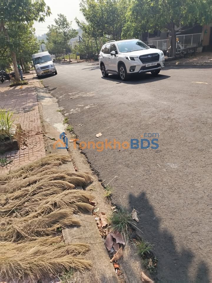 Đất nền Đường Tản Đà 240m² giá 2.25 tỷ - Sổ đỏ chính chủ