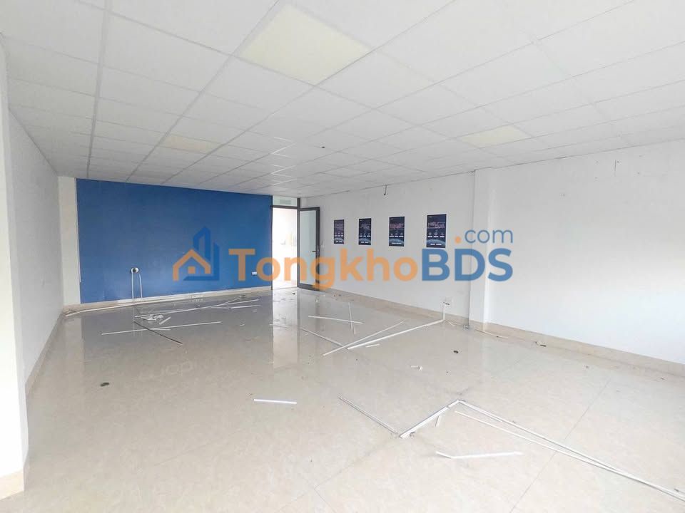 Nhà phố Nguyễn Văn Cừ Long Biên 240m² 110tr - Mặt tiền kinh doanh