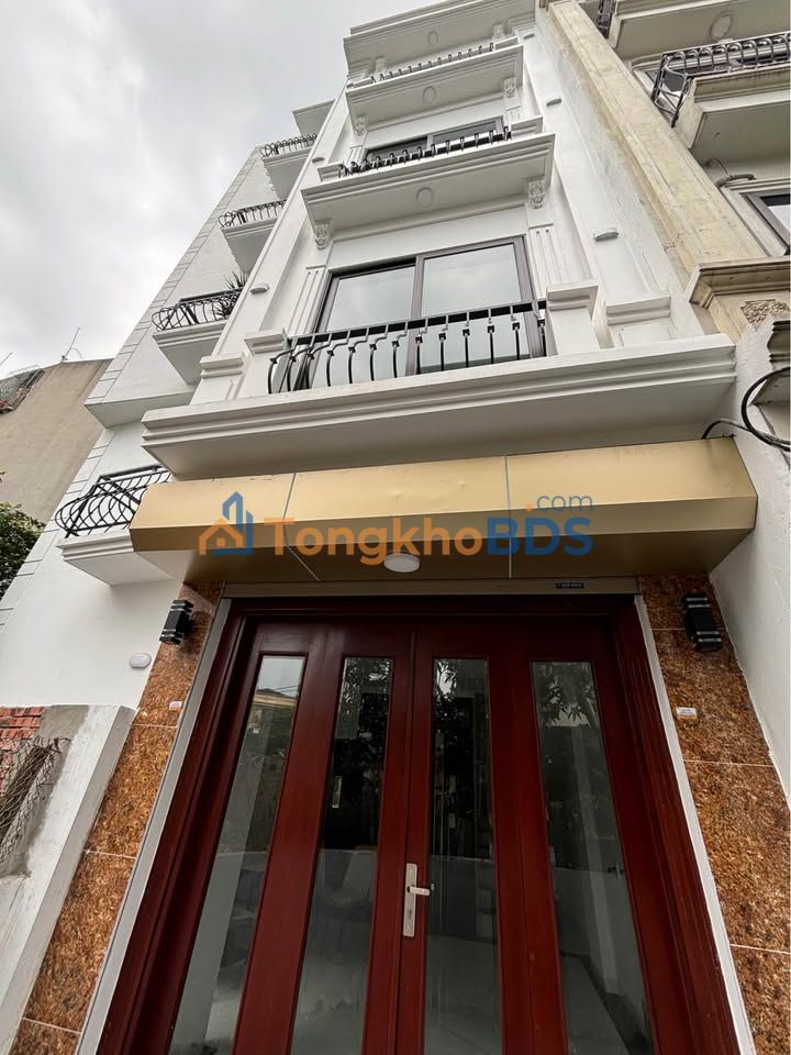 Nhà riêng Cự Khối Long Biên 46m² 8 tỷ - Ô tô vào tận nhà