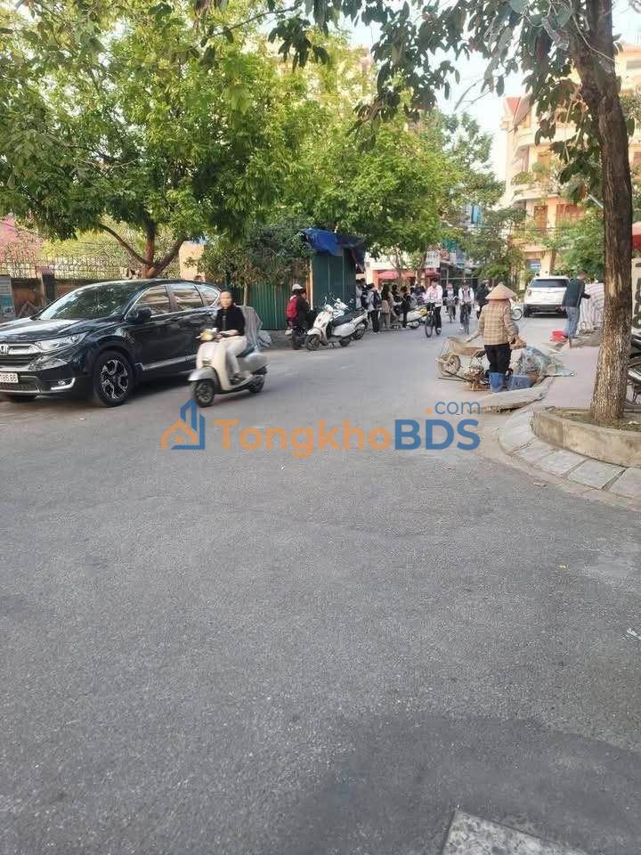 Nhà 4 tầng Hoàng Hoa Thám 37m² 2,x tỷ - Chính chủ