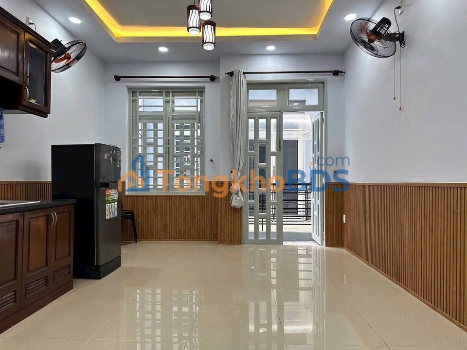 Nhà nguyên căn Q10 40m² 16.5tr/tháng - Sẵn sàng ở ngay