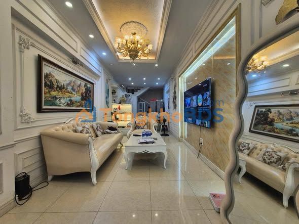 Nhà Đống Đa 38m² 5 Tầng Sổ Nở Hậu Giá 8 Tỷ - Ở Ngay