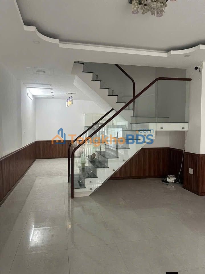 Nhà nguyên căn Mê Linh P.9 Đà Lạt 8 triệu/tháng - Ô tô vào tận nơi