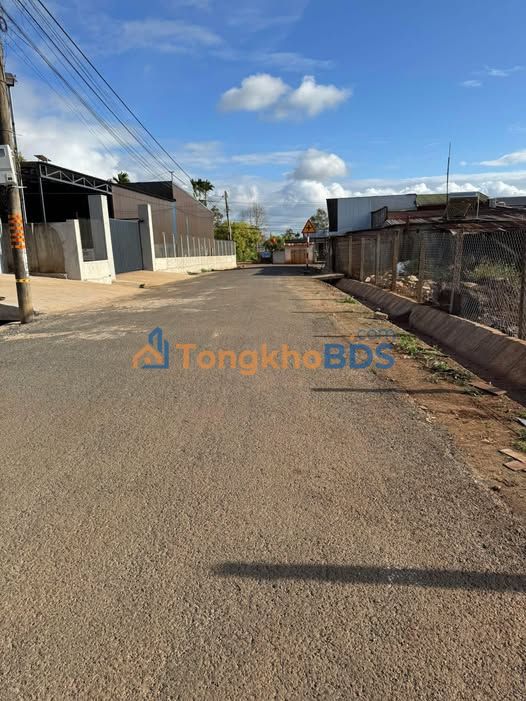 Đất nền Lạc Long Quân Buôn Hồ 246m2 385tr/m - Thổ cư 100%