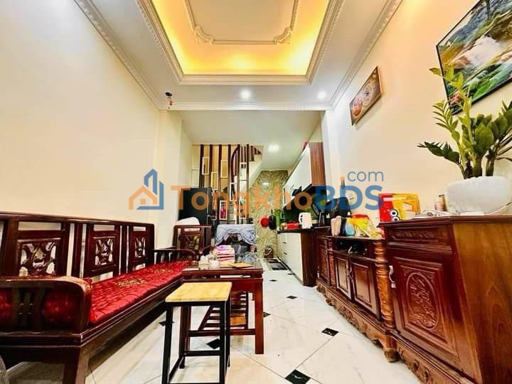 Nhà Lô Góc Tân Mai, Hoàng Mai - 30m² x 4 Tầng, Cạnh Hồ Đền Lừ - Chỉ Nhỉnh 8 Tỷ