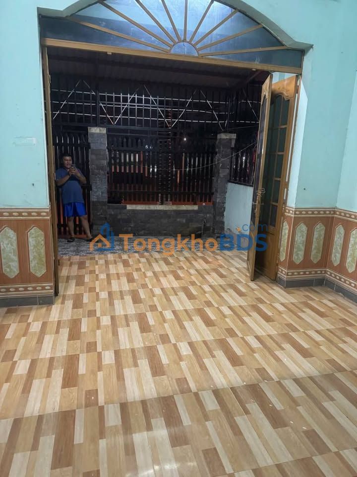 Nhà 100m² 3PN Đối Diện Sân VĐ Đông Hòa, Dĩ An - Giá 7 Triệu/Tháng