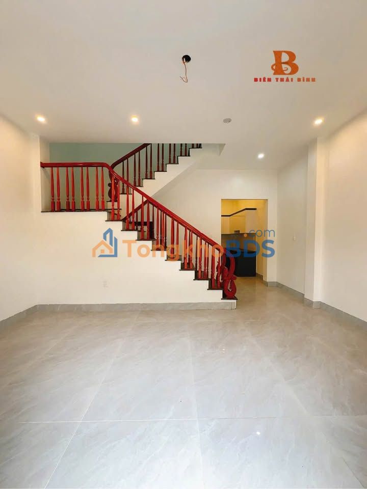 Nhà riêng Trần Hưng Đạo Phú Xuân 1.4 tỷ - Ô tô vào tận nhà