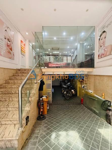 Văn phòng Hoàng Ngân 86m² 48 tỷ - Vị trí trung tâm