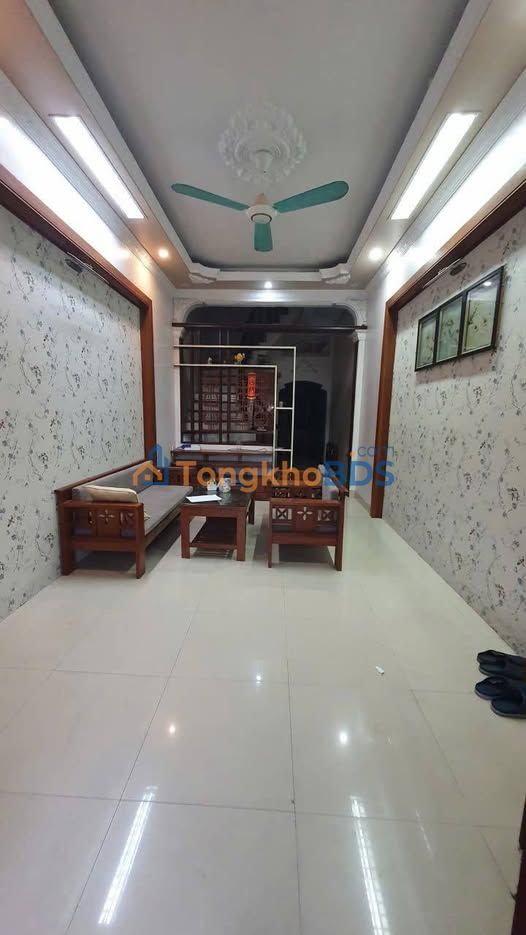 Nhà mặt phố Nguyễn Lương Bằng 50m2 10 triệu - Ô tô vào nhà