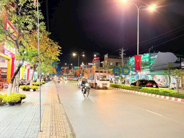 Nhà Mặt Tiền Đại Lộ Đồng Khởi, Bến Tre - 100m², Kinh Doanh Đỉnh Cao