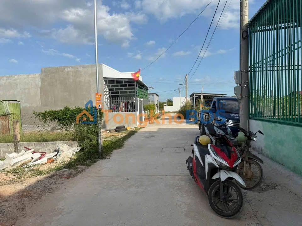 Bán đất Phong Nẫm 100m² giá 220 triệu - Đường ô tô, dân cư đông đúc