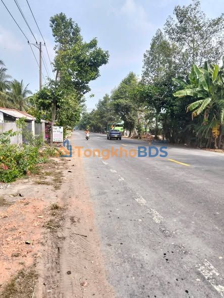 Nhà Mặt Tiền Kinh Doanh 300m² Giồng Trôm, Bến Tre - Giá 1.2 Tỷ